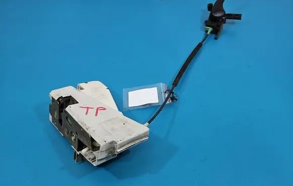 Volkswagen Sharan Rear door lock 93BG220A20DD IMPRK1575524
