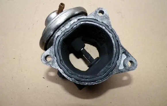 Mitsubishi Outlander EGR valve 038129637D