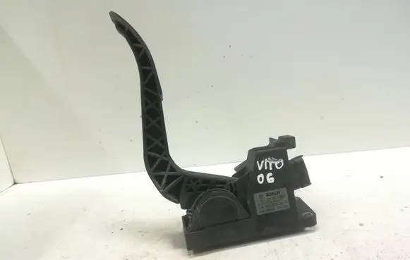 Mercedes-Benz Vito Viano W639 Accelerator throttle pedal A6393000604 588500492 0281002561