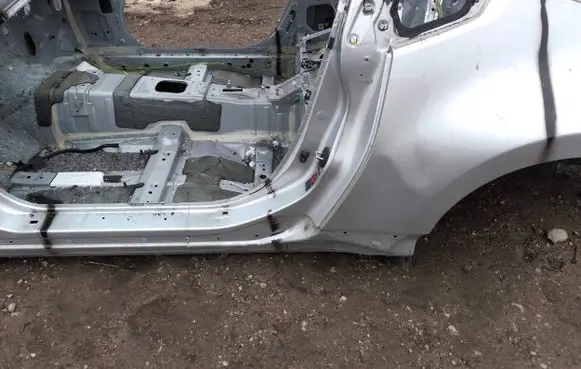 Nissan 370Z Rear sill (body part) 