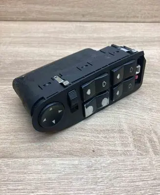 BMW 7 E38 Electric window control switch 8368987 03725070