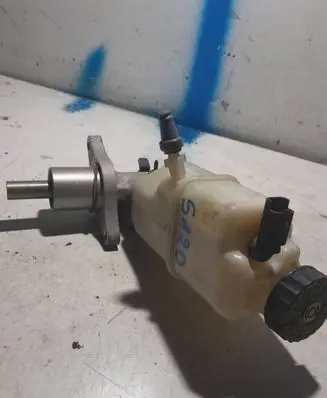Brake fluid reservoir