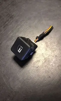 BMW 5 E39 Central locking switch button 8360828