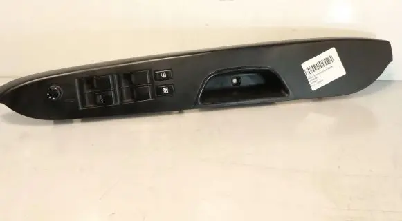 Suzuki SX4 Electric window control switch