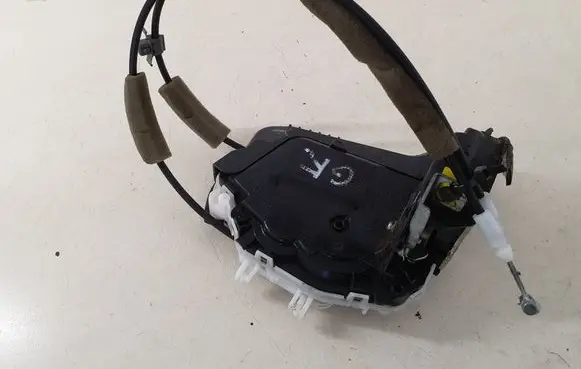Honda CR-V Rear door lock L8814120F1