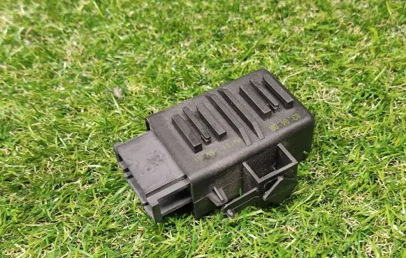 Volkswagen Tiguan Seat heating relay 1K0959772