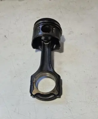 Mercedes-Benz Vito Viano W639 Piston with connecting rod 8854A