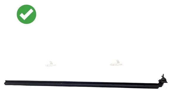 Volkswagen Eos Front door glass trim molding 1Q0837472 1Q0837472C 1Q0837471