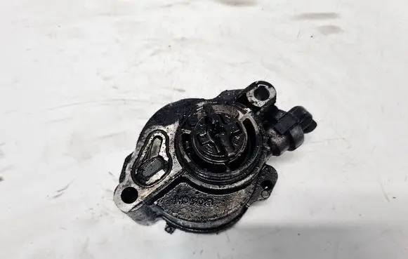 Mazda 3 I Vacuum pump D15618
