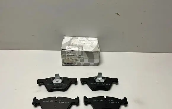 BMW 3 E90 E91 Brake pads (front) 6771868 6799166