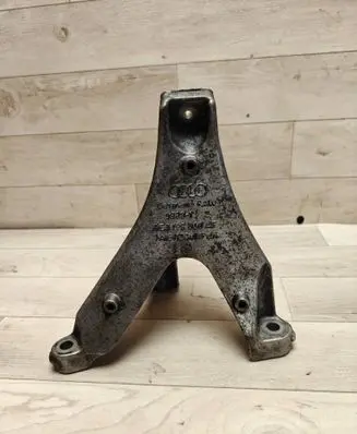 Audi A4 S4 B7 8E 8H Engine mounting bracket 8E0199308AF