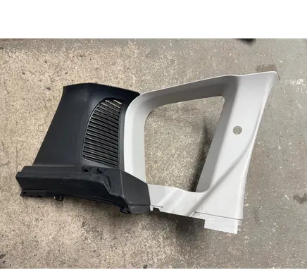 (D)pillar trim (top)
