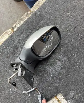 Peugeot 1007 Front door electric wing mirror 0103024 012026 011030
