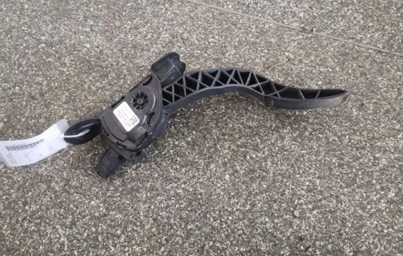 Volkswagen Sharan Accelerator throttle pedal 9M819F836AA