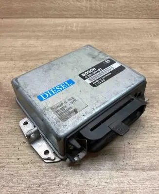 BMW 5 E39 Engine control unit/module ECU 2242212 0281001122