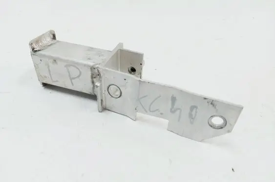 Volvo XC40 Front bumper shock/impact absorber 32283253