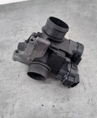 Ford Focus Throttle body valve 965597188025352157