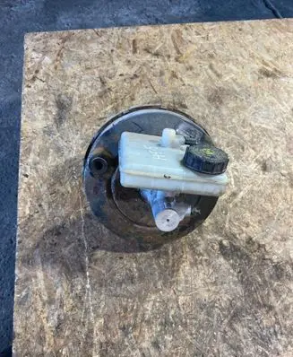 Renault Master III Brake booster 472100453R