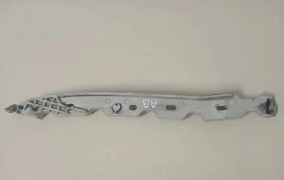 Ford Mondeo Mk III Front bumper mounting bracket 1S7117A793A