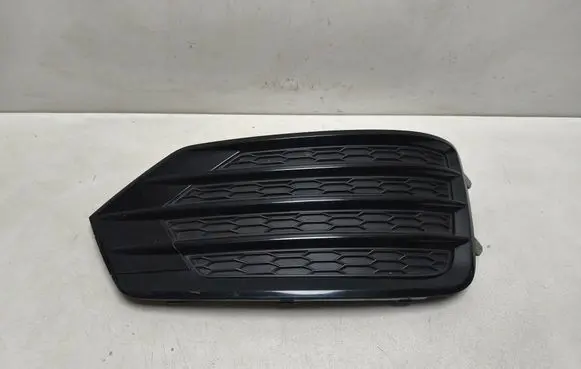 Audi Q3 8U Front bumper lower grill 8U0807152B 8U0807682K