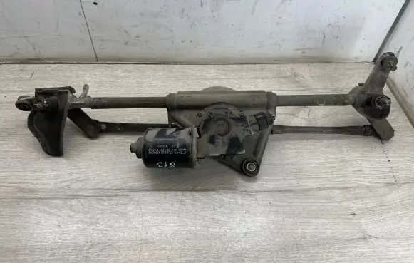 Front wiper linkage and motor