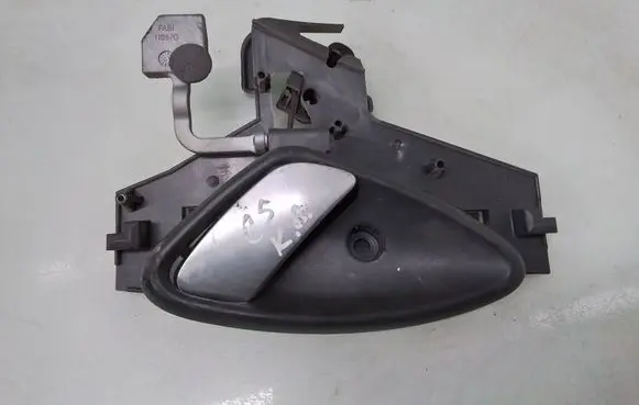 Rear door interior handle