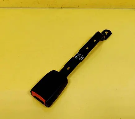 Volkswagen Golf III Front seatbelt buckle 1H0857756