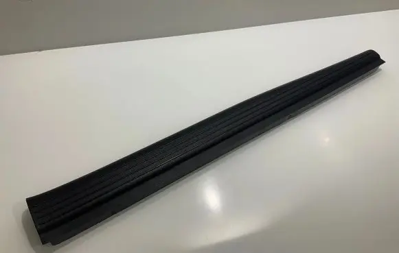 Mercedes-Benz E W211 Front sill trim cover A2116801835 2116801835