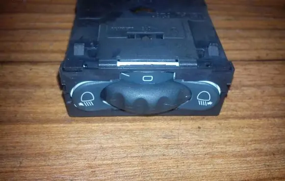Renault Megane I Headlight level height control switch 77008412358