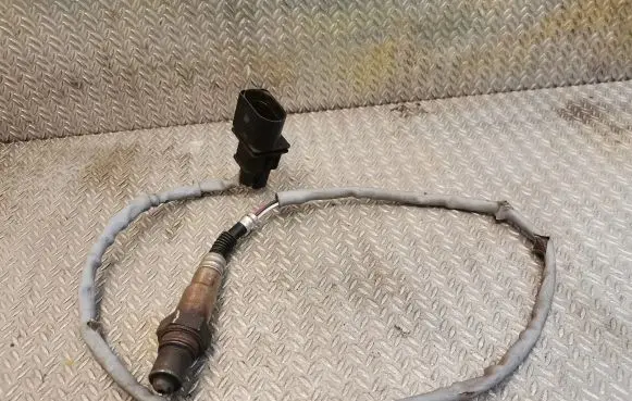 Mercedes-Benz C W203 Lambda probe sensor 0025401817