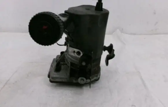 Citroen C4 I Picasso Power steering pump 9681965780