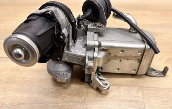 Volvo V40 Coolant radiator 32203034 31439464