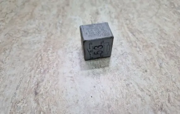 Volkswagen PASSAT B6 Other relay 141951253B 20240072