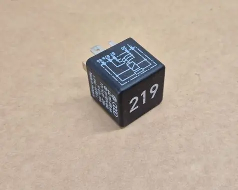 Audi A6 S6 C5 4B Other relay 443951253AA 899574000