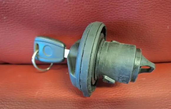 Fiat Grande Punto Fuel tank filler cap PUNTOKOREK2