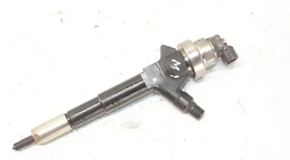 Opel Mokka Fuel injector 55567729 10Q06412