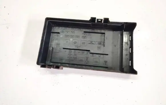Mazda 5 Fuse box cover 