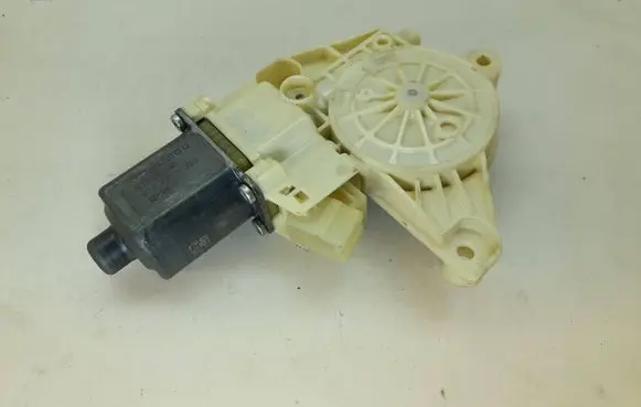 Mercedes-Benz C W204 Front door window regulator motor A2048200142 971219100