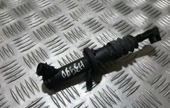 Renault Clio III Clutch master cylinder