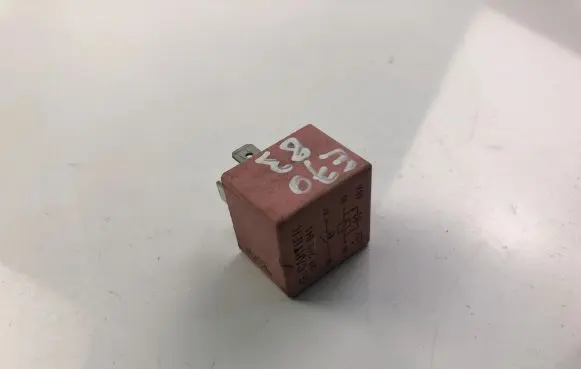 Renault Clio III Other relay 20240041