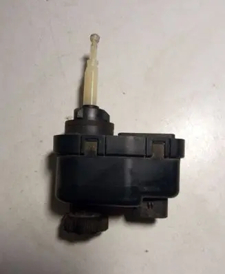 Opel Astra J Headlight level adjustment motor 0307851325