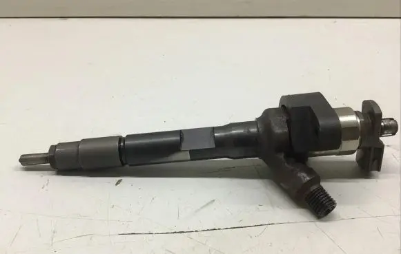 Mazda 6 Fuel injector R2AA13H50