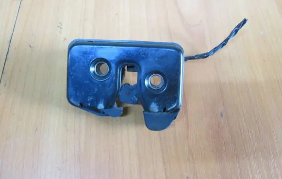 Volkswagen Polo III 6N 6N2 6NF Tailgate/trunk/boot lock/catch/latch 6X0827505A