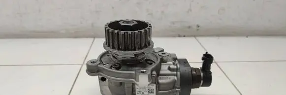 Peugeot 308 Fuel injection high pressure pump 0445010761 9817903080