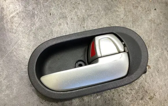 Mitsubishi Colt CZ3 Front door interior handle