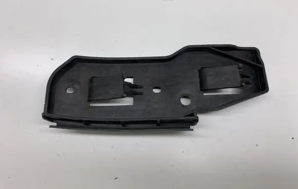 Volkswagen PASSAT B5.5 Front bumper mounting bracket 3B0807183 3B0807183E
