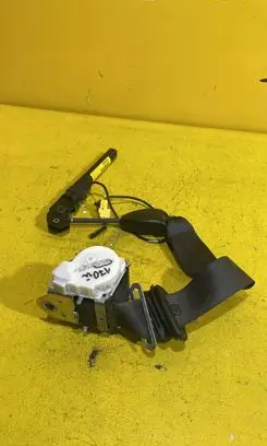 Opel Meriva B Seat belt trim 