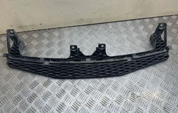 Volkswagen PASSAT CC Front bumper mounting bracket 3C8807889