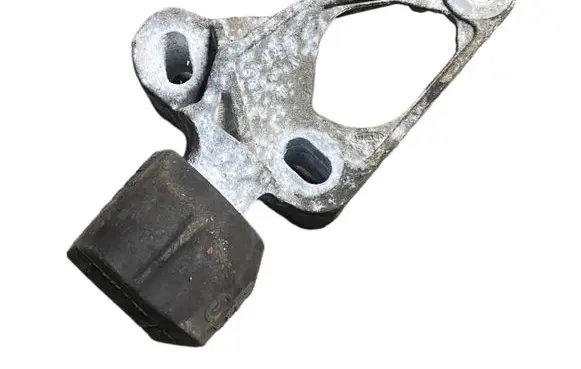 Audi A4 S4 B8 8K Engine mounting bracket 8K0199339D