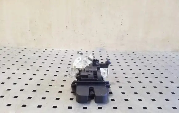 Audi A3 S3 8P Tailgate/trunk/boot lock/catch/latch 8K9827505 8P4827520B